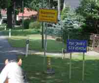 Zur�ck ins Dorf.