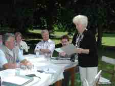 Als Beispiel: Frau Irene Stavenow stellt sich und ihre Familie vor.